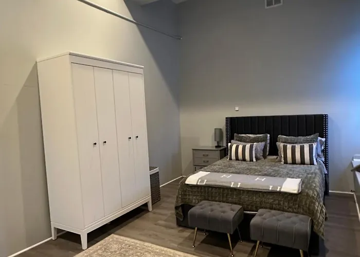 Private Cozy Open Floor Plan, Studio