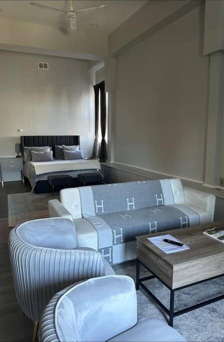 Apartment Private Cozy Open Floor Plan, *