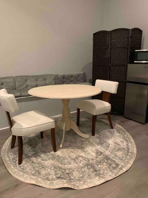 Private Cozy Open Floor Plan, Scranton