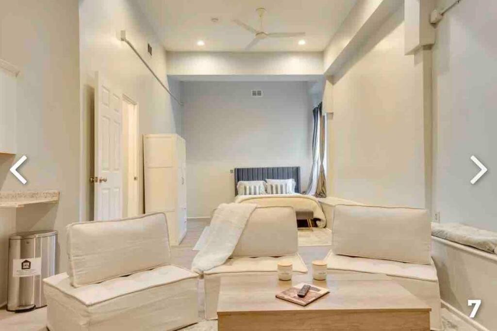 Apartment Private Cozy Open Floor Plan,