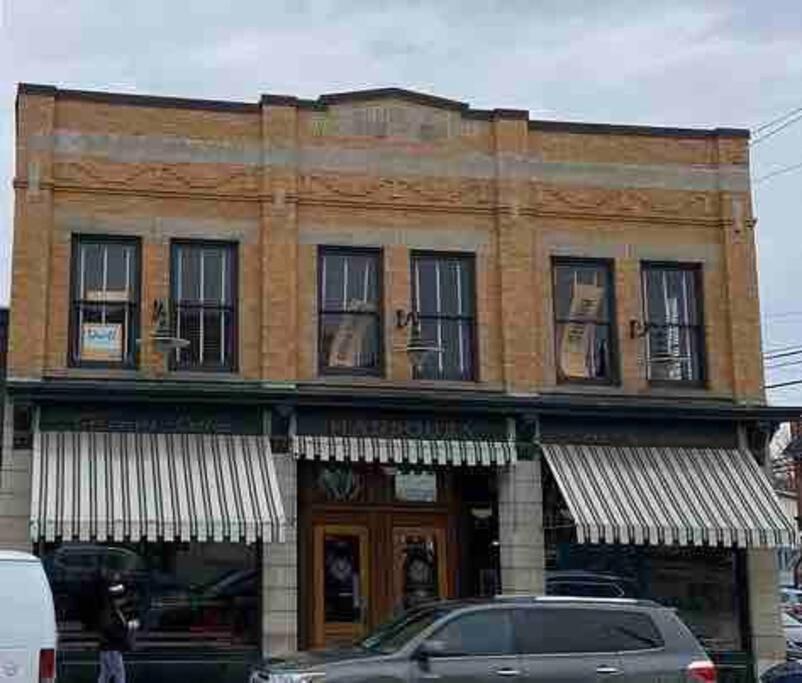 Private Cozy Open Floor Plan, Apartment Scranton