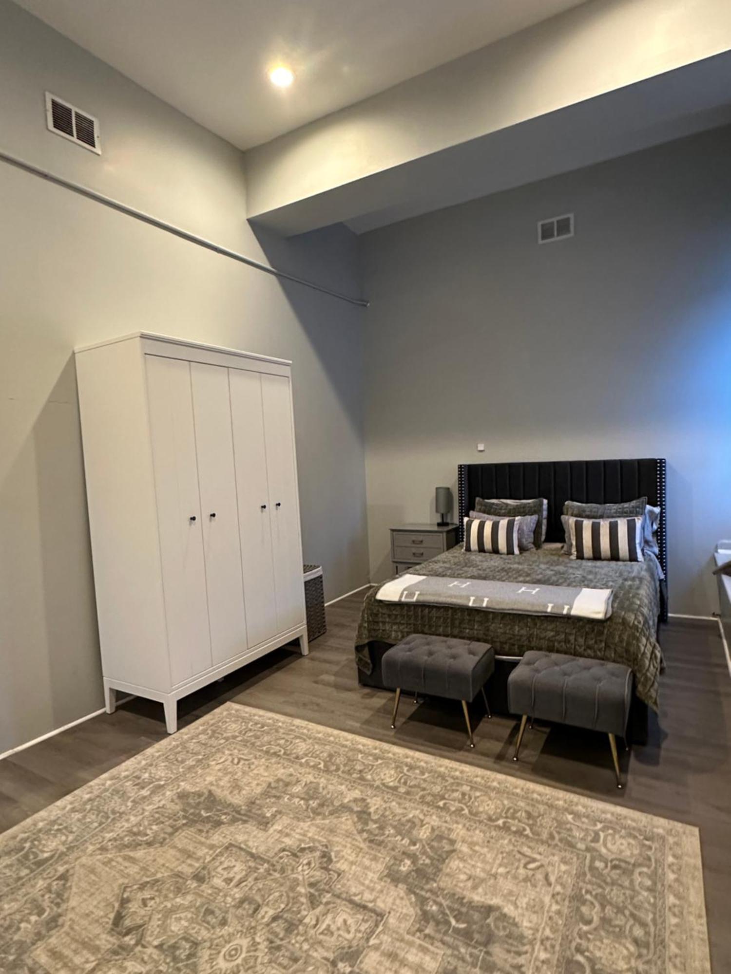 Private Cozy Open Floor Plan, Apartment Scranton